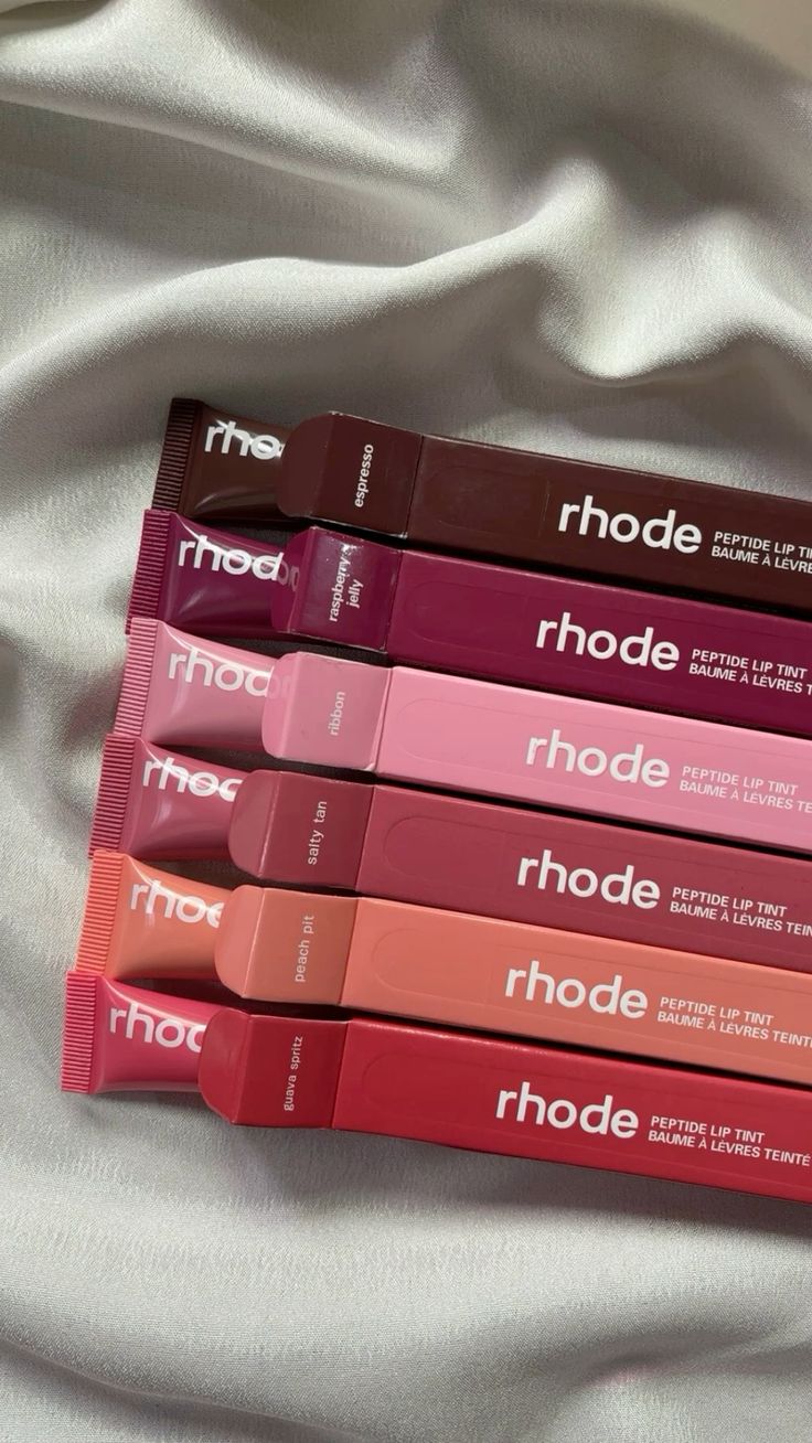 Rhode Peptide Lip Gloss | Glossy, Plumping & Ultra-Hydrating